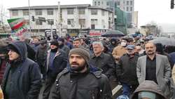 حضور رئیس و خانواده بزرگ دانشگاه علوم پزشکی گیلان در راهپیمایی ۲۲ بهمن رشت