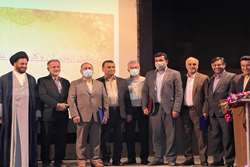 به مناسبت هفته دولت از مدیران و کارمندان نمونه در شهرستان شفت تجلیل بعمل آمد.