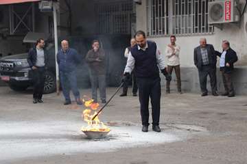 دوره آموزشی ایمنی و مدیریت شرایط اضطراری در معاونت توسعه دانشگاه علوم پزشکی گیلان 