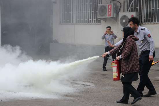 دوره آموزشی ایمنی و مدیریت شرایط اضطراری در معاونت توسعه دانشگاه علوم پزشکی گیلان  