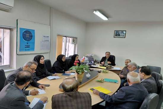 نشست هم‌اندیشی  مسئولان دانشگاه با خیر سلامت لاهیجانی 